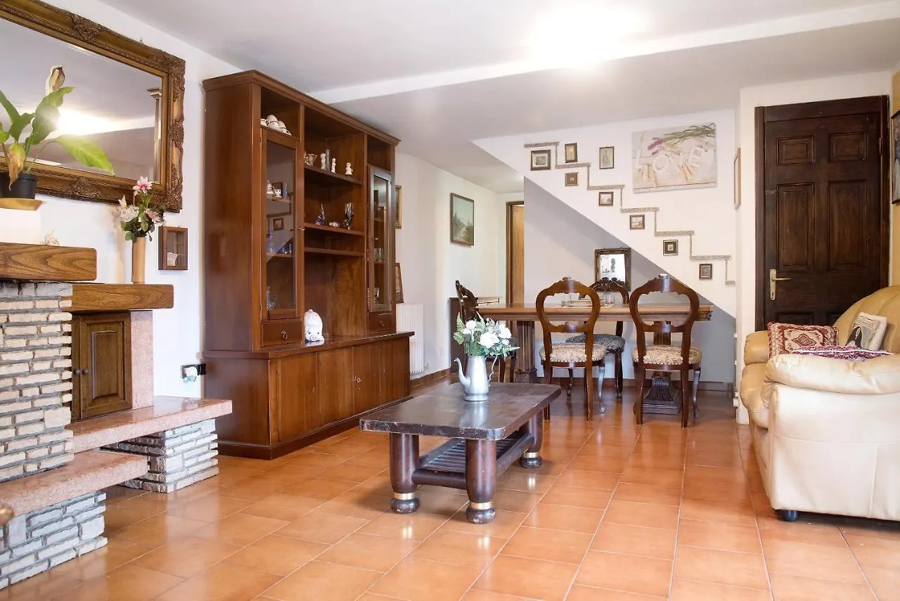 Casa Flora Apartment Porto Ceresio Italy